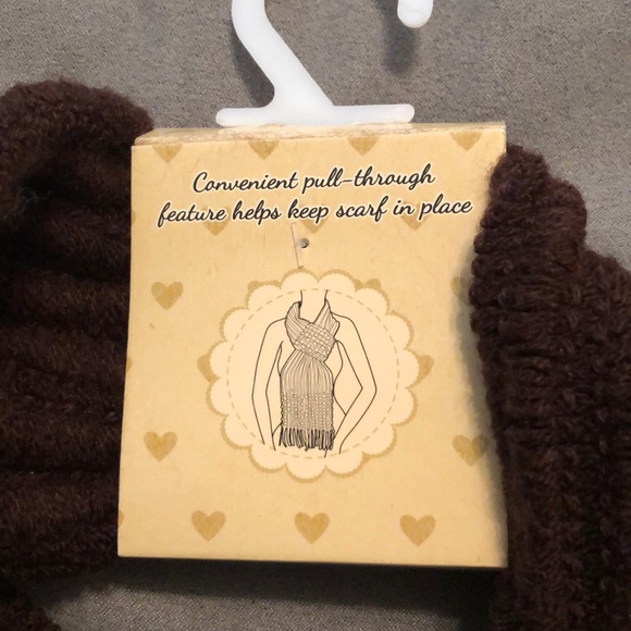 Pull through knit scarf - Picture 3 of 3